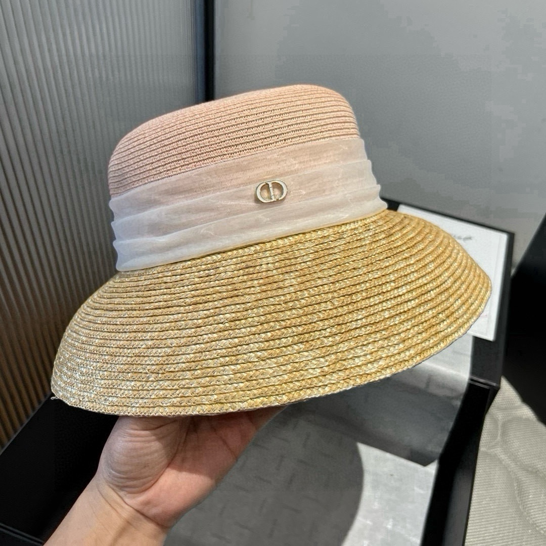 🆕

Dior迪奥新款礼帽，高级PP草，拼色盆帽，名媛风，头围57cm