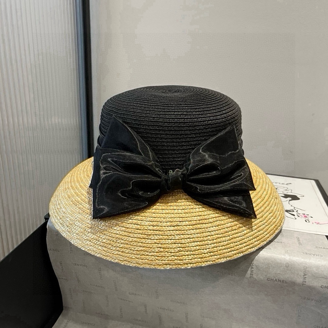 🆕

Dior迪奥新款礼帽，高级PP草，拼色盆帽，名媛风，头围57cm