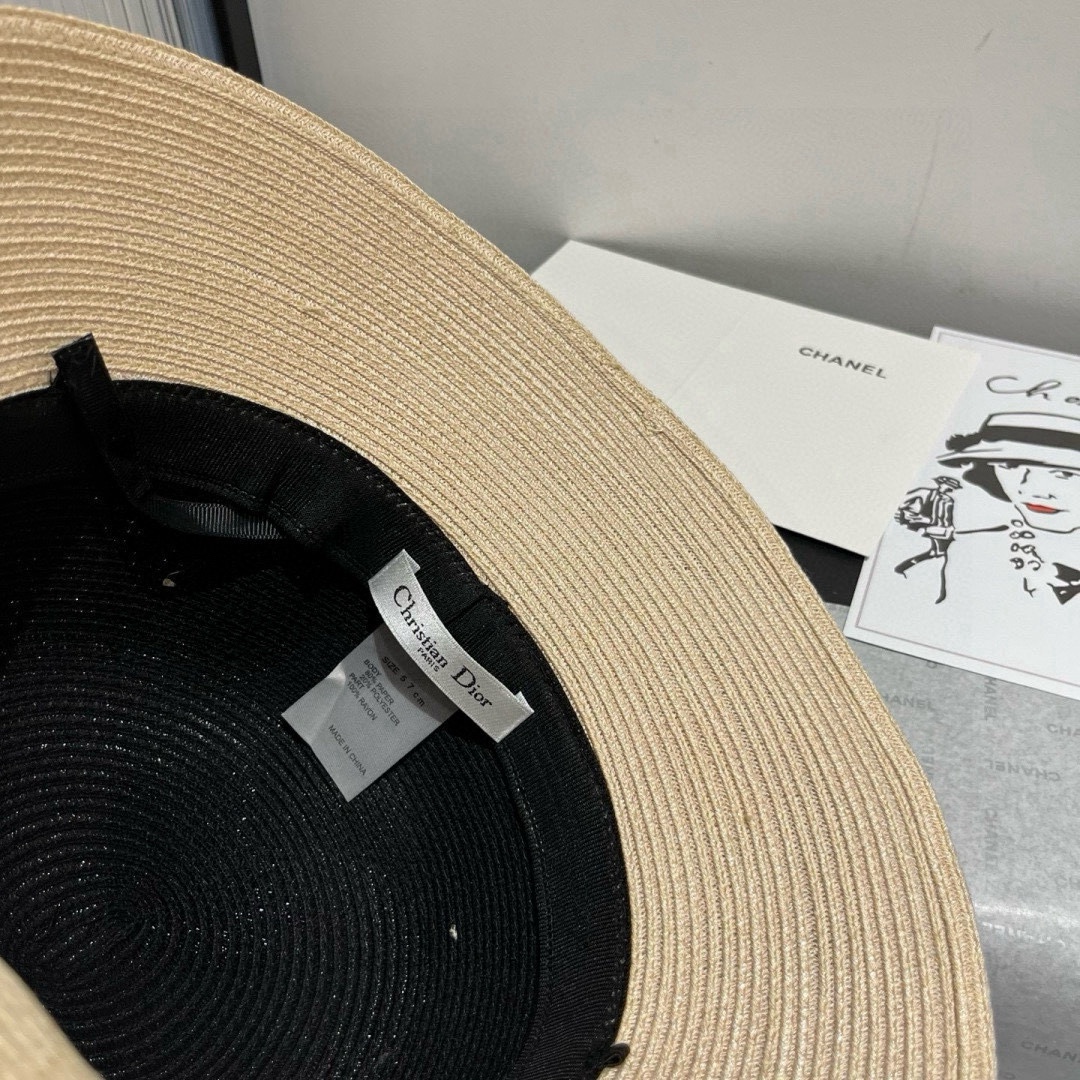 🆕

Dior迪奥新款礼帽，高级PP草，拼色盆帽，名媛风，头围57cm