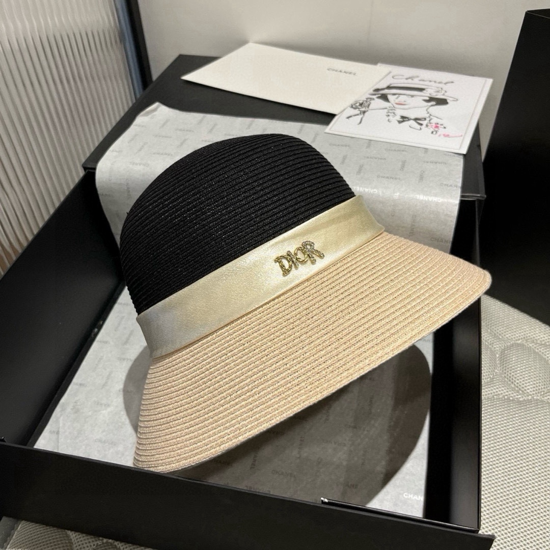 🆕

Dior迪奥新款礼帽，高级PP草，拼色盆帽，名媛风，头围57cm