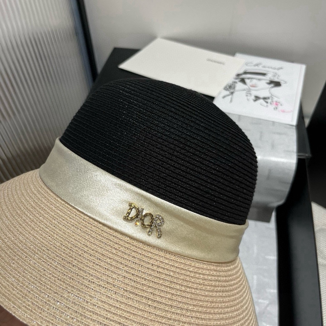 🆕

Dior迪奥新款礼帽，高级PP草，拼色盆帽，名媛风，头围57cm