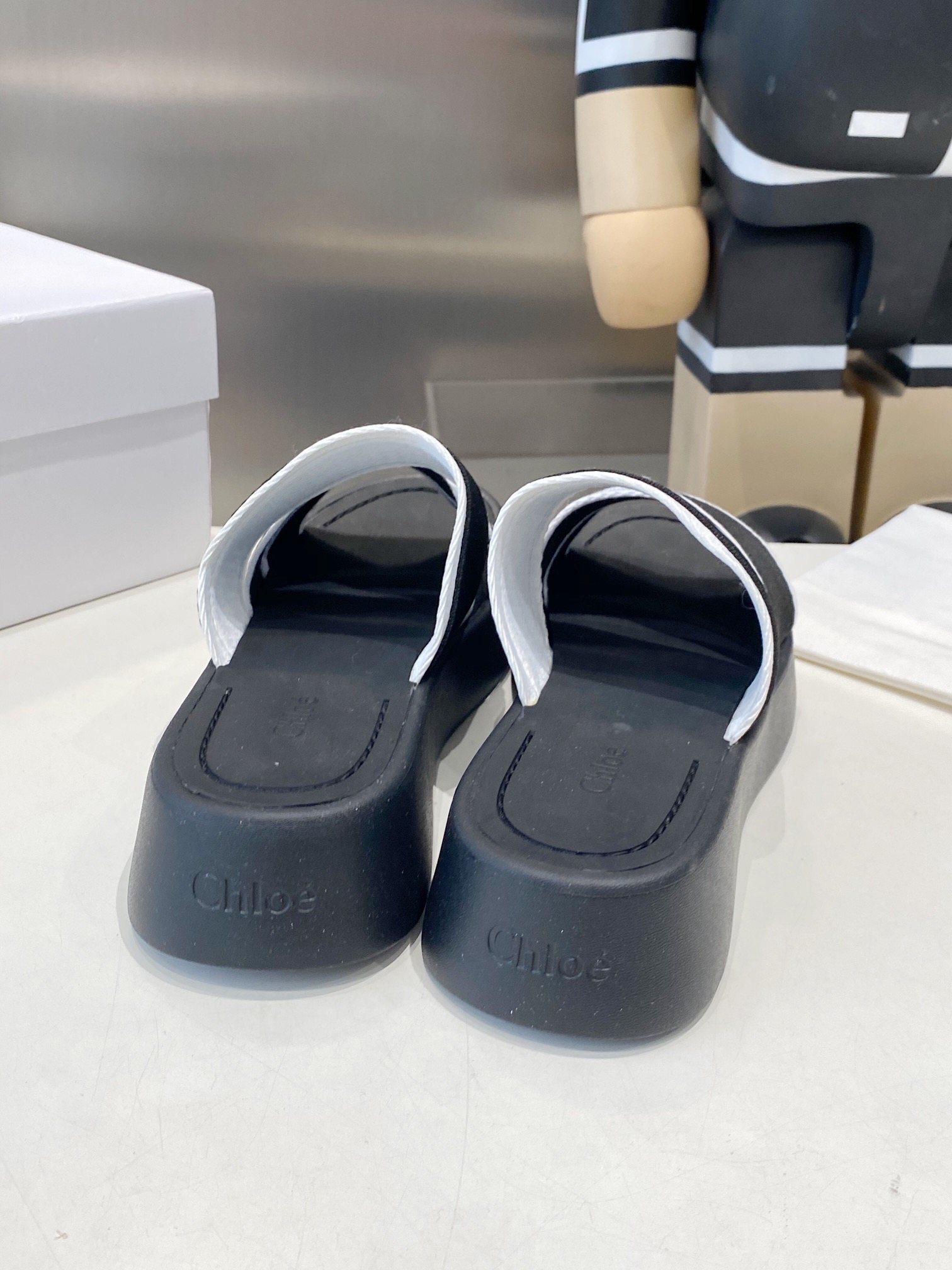 “Chloe Comfortable Fashion Slippers: High-Density Needle Embroidery, Leisure Wear, Sizes 35-40” - 图片 8