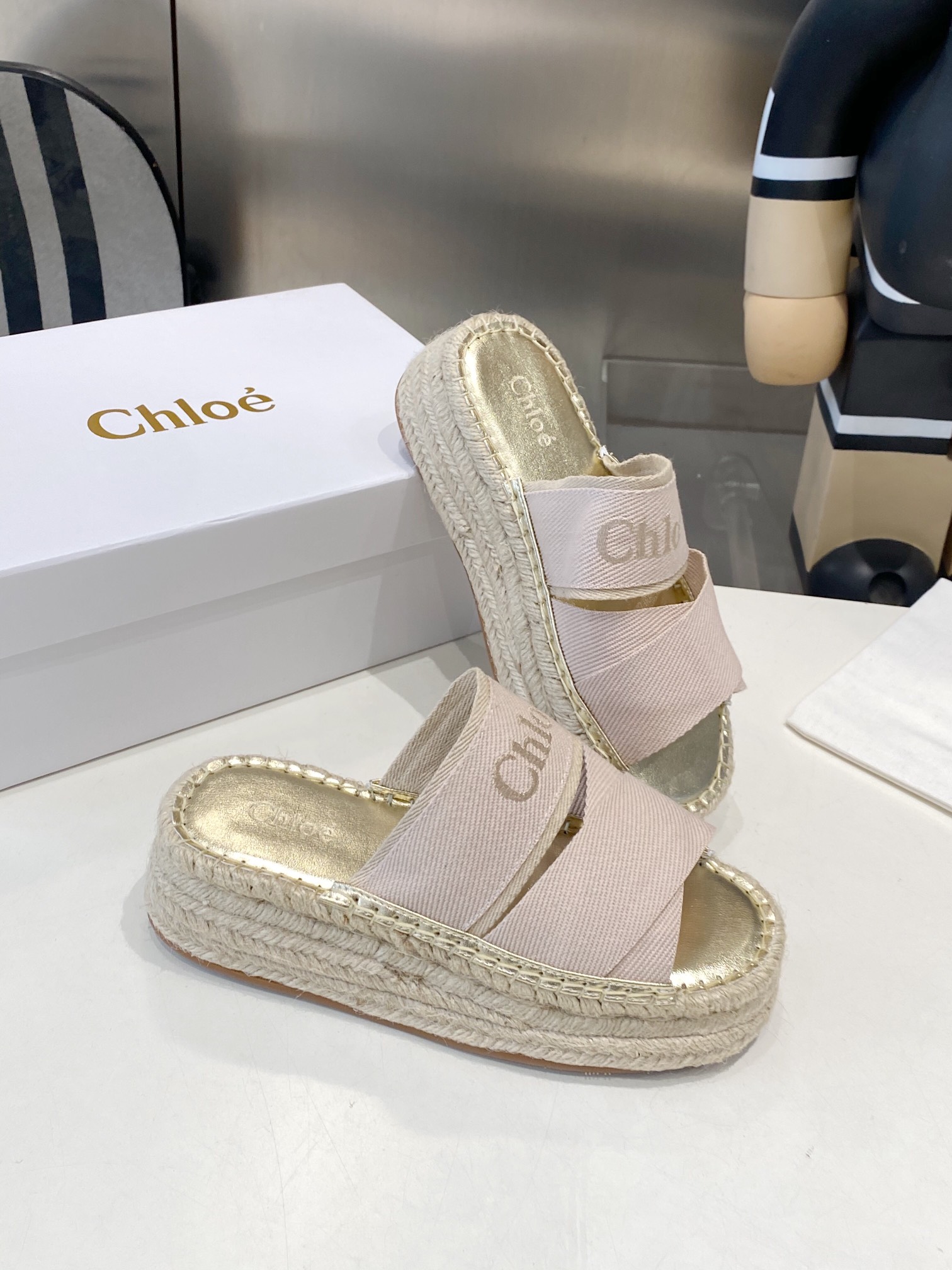 Title: Chloe Hand-Coated Sandals Spring Collection 2024 Features Colorful High-Density Weave, Breathable Design, Sizes 35-42. - 图片 7