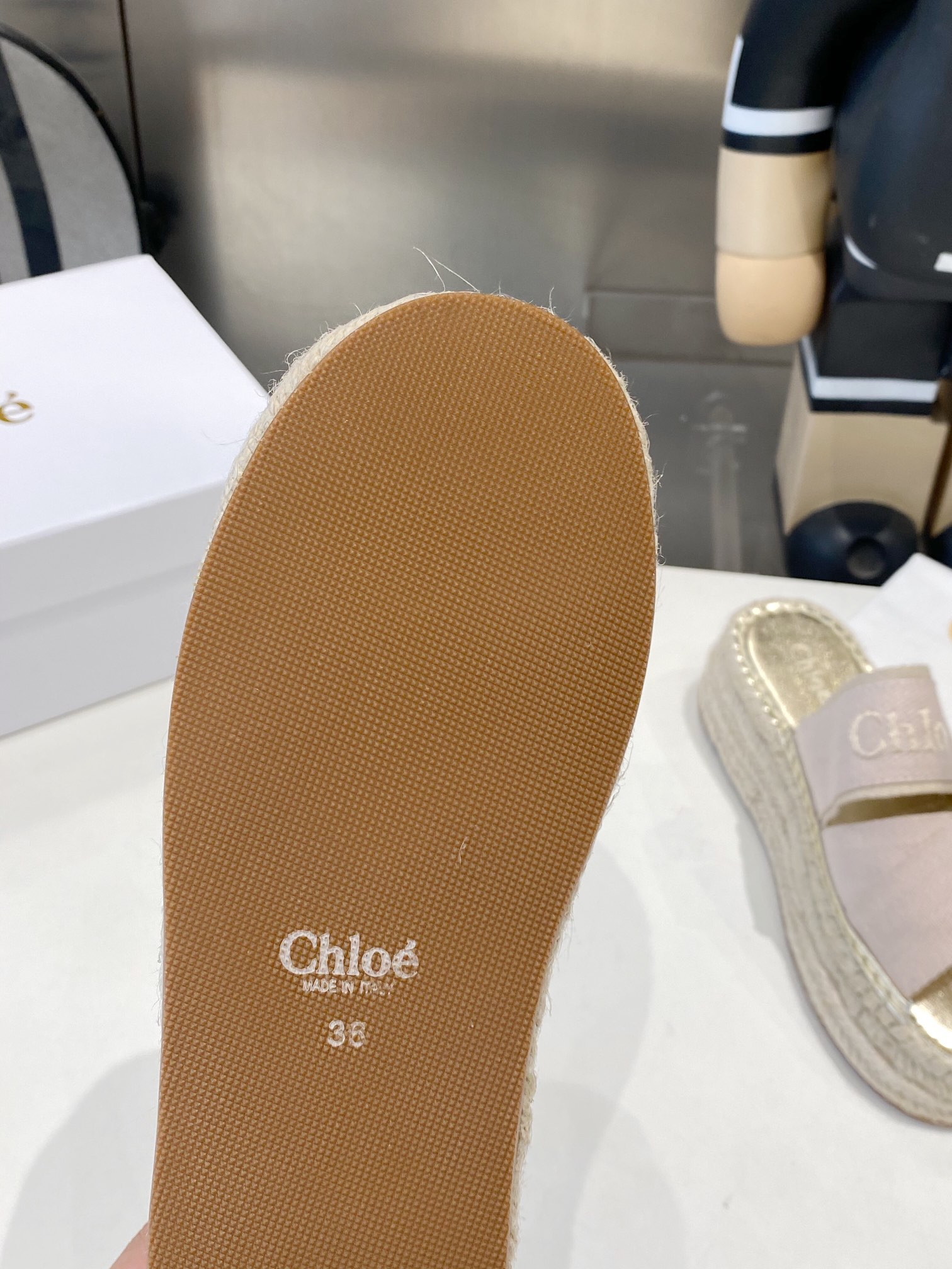 Title: Chloe Hand-Coated Sandals Spring Collection 2024 Features Colorful High-Density Weave, Breathable Design, Sizes 35-42. - 图片 9