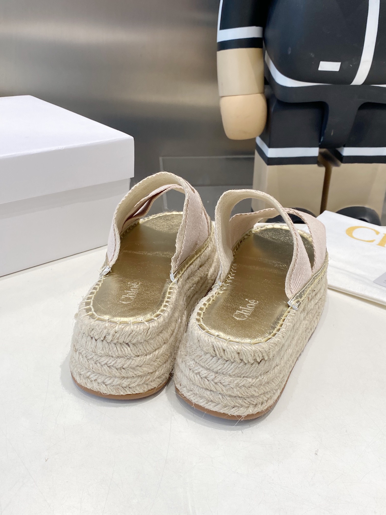 Title: Chloe Hand-Coated Sandals Spring Collection 2024 Features Colorful High-Density Weave, Breathable Design, Sizes 35-42. - 图片 8