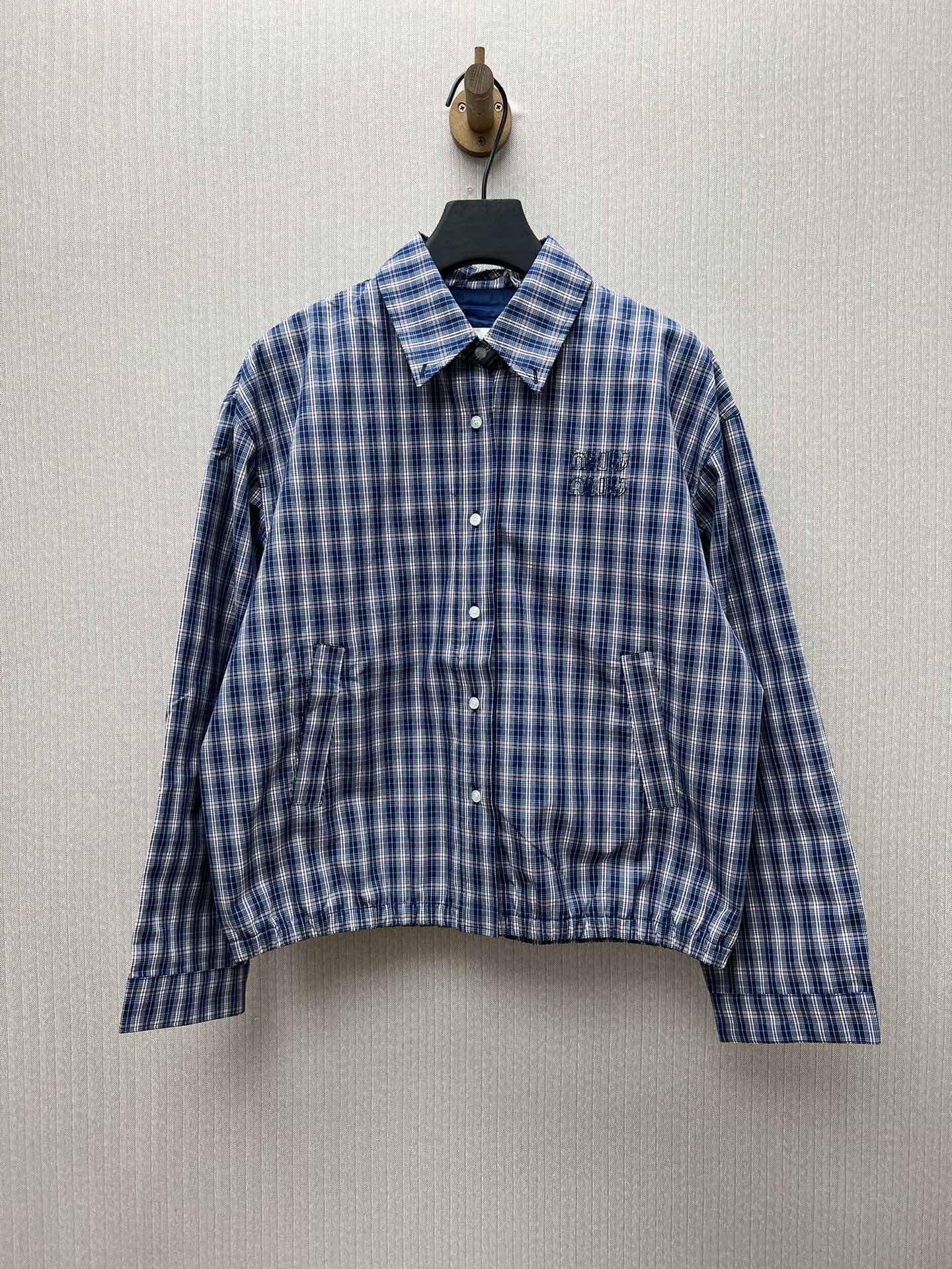 MIU MIU 25ss nueva colección de verano, chaqueta de cuadros con botones y mangas largas, versión alta, tallas: S.M.L.XL.