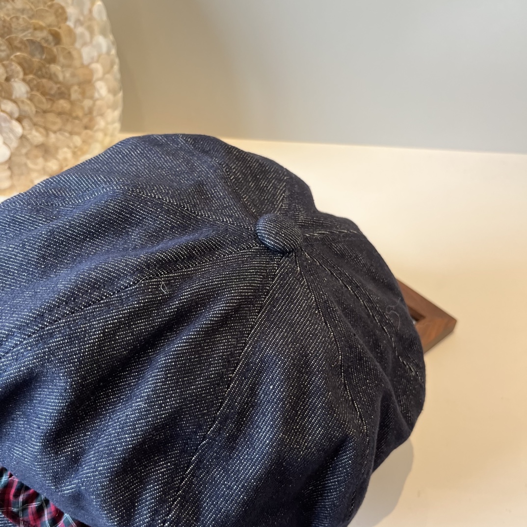 🆕

miumiu缪缪新款鸭舌军帽，高级定制，头围57cm