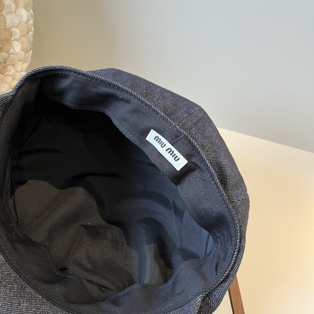 🆕

miumiu缪缪新款鸭舌军帽，高级定制，头围57cm