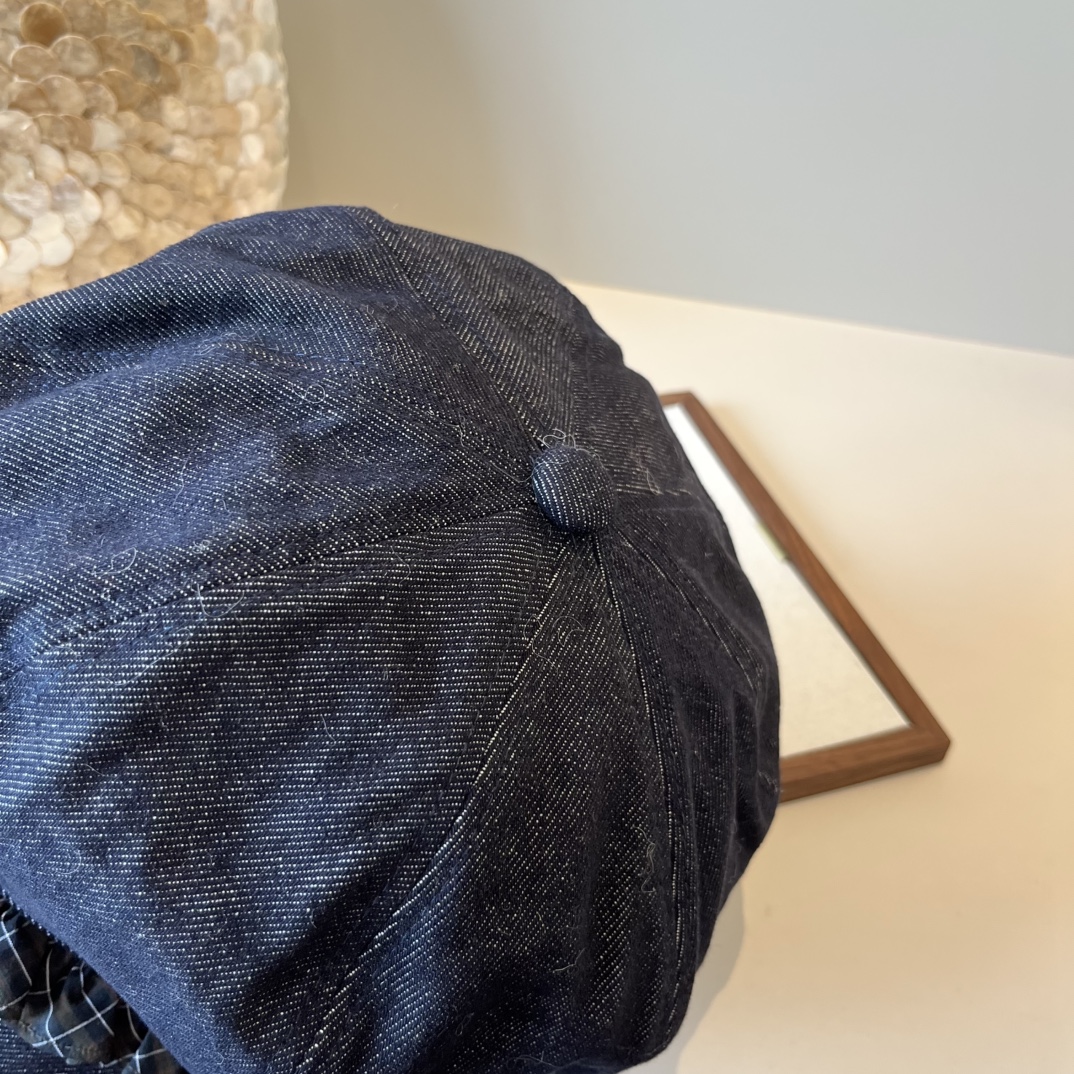 🆕

miumiu缪缪新款鸭舌军帽，高级定制，头围57cm