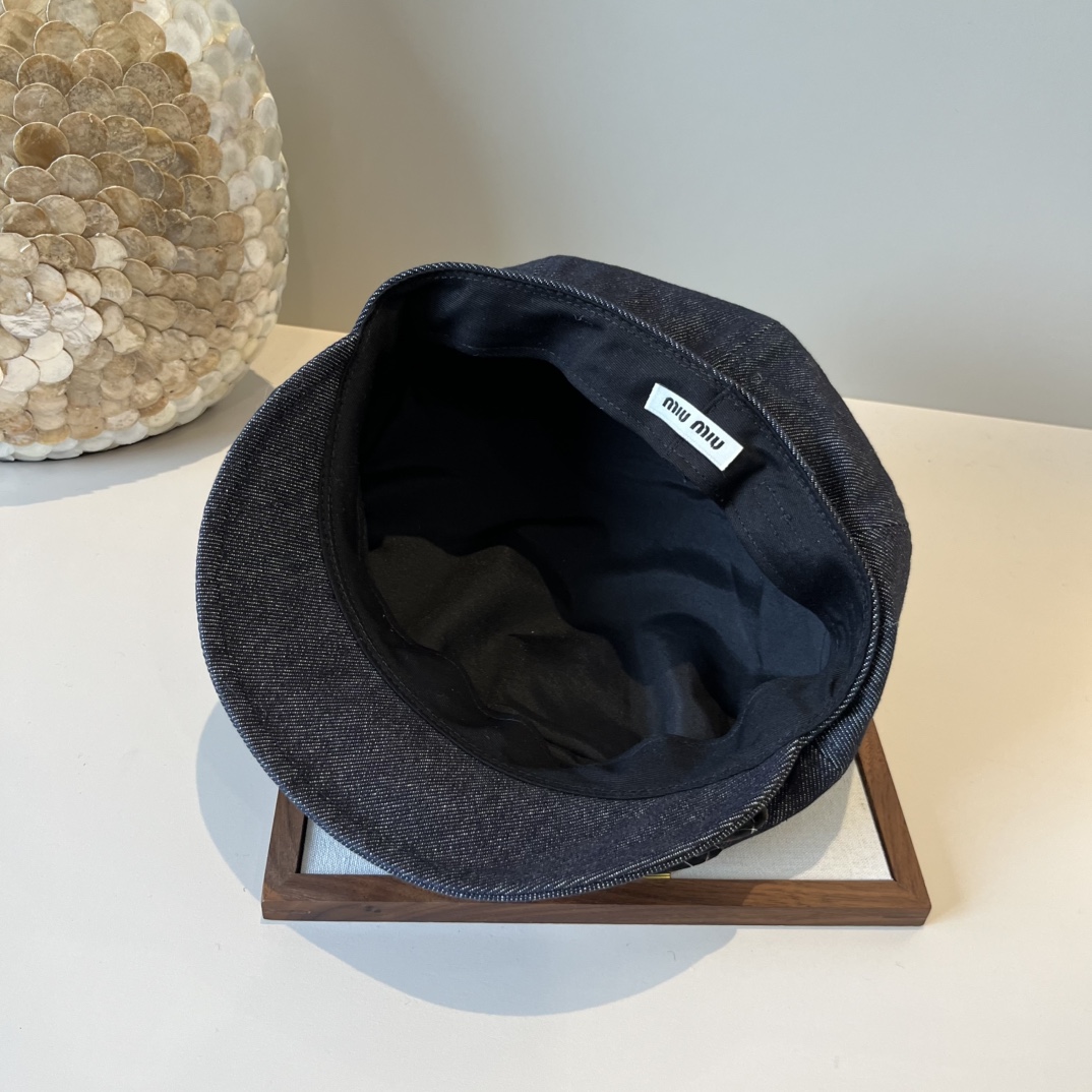 🆕

miumiu缪缪新款鸭舌军帽，高级定制，头围57cm
