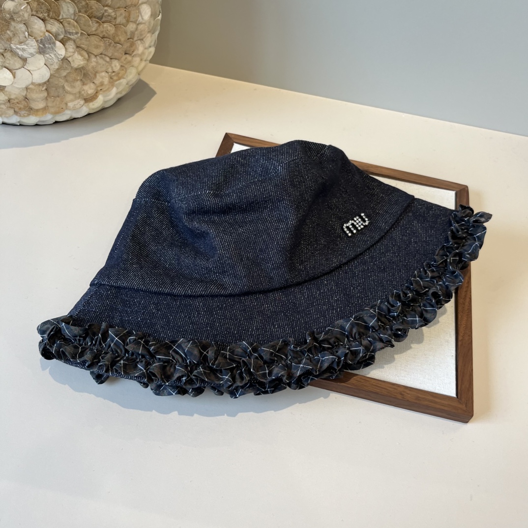 🆕

miumiu缪缪新款牛仔渔夫帽，头围57cm