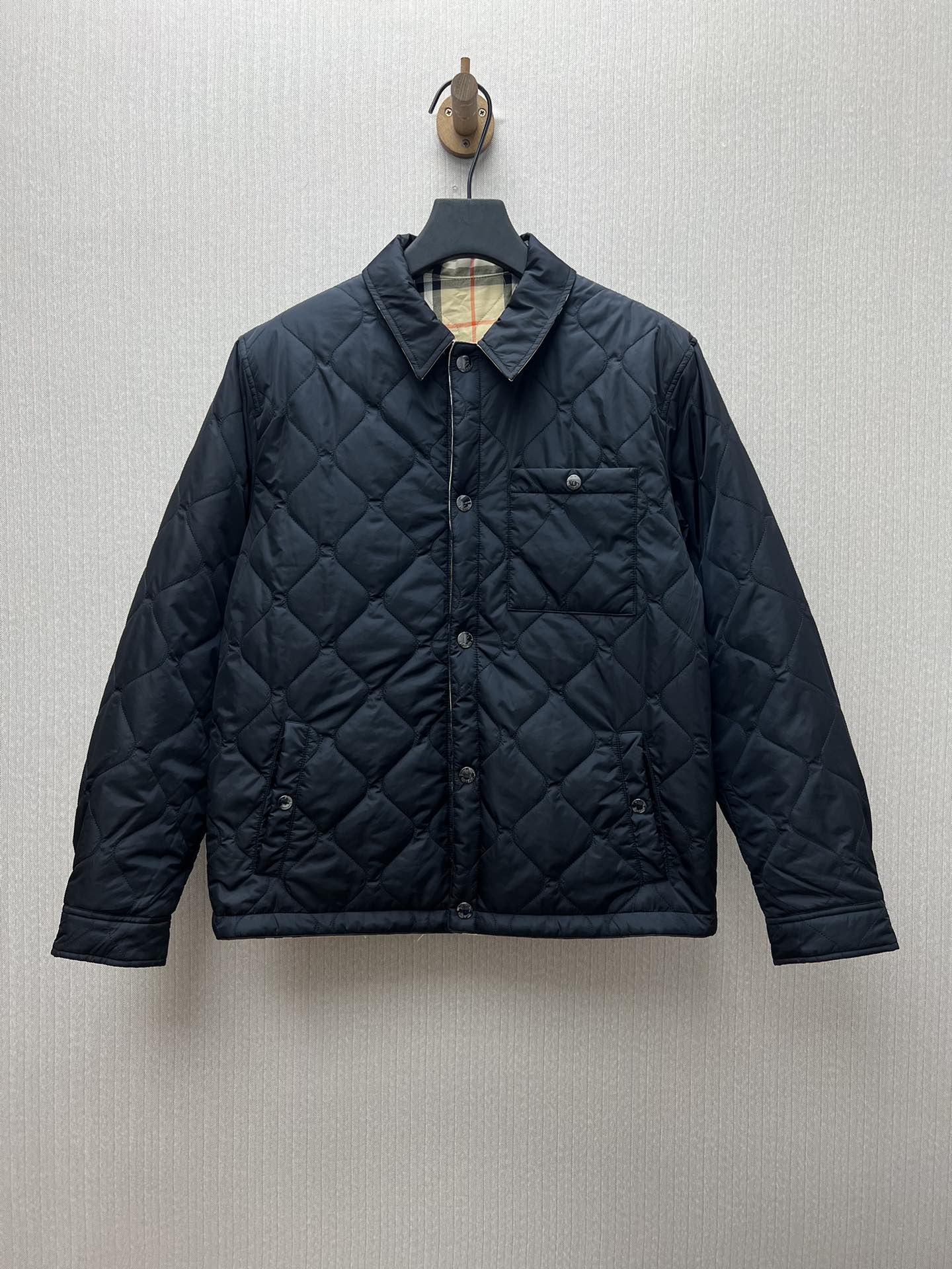 Chaqueta de algodón estilo camisa acolchada reversible trabajadora Burberry 25ss para hombre, versión alta, número de c…