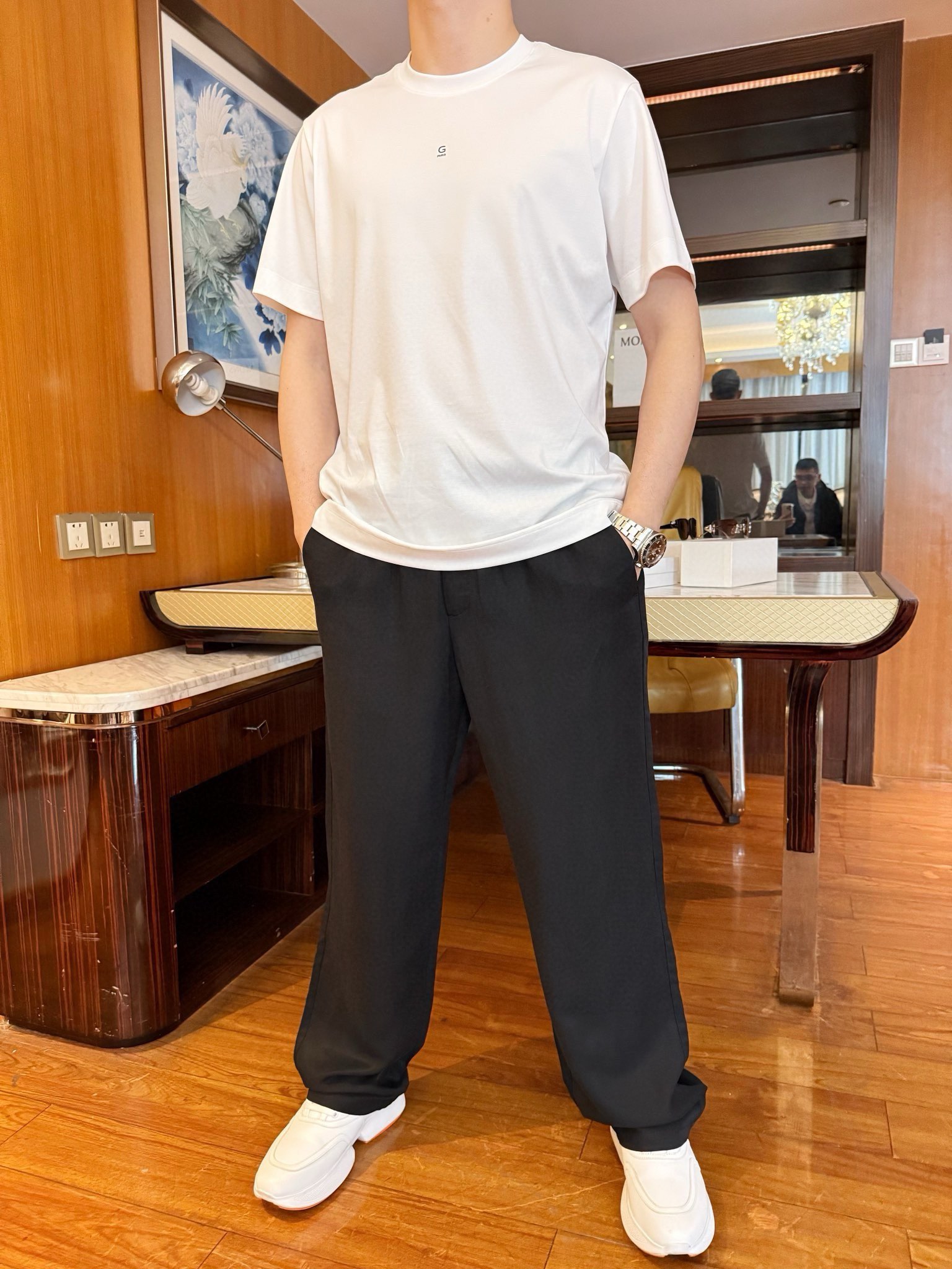 NO:505073,Guqi-2025 counter latest hot T-shirt shipment, hot-selling items in European and American counters!  Selected Italian imported mercerized cotton fabrics with fashionable designs, exquisite brand logo on the chest to show the charm You are definitely worthy of having. Number 48-56 (with Hong Kong Lane Crawford Gift Box Packaging), tees, t-shirt, alexander wang19860909古琦-2025专柜最新爆款T恤出货 欧美专柜热销单品！精选意大利进口丝光精棉面料搭配时尚的设计,胸前精致的品牌标志彰显韵味 您绝对值得拥有.码数48-56(配香港连卡佛礼盒包装）,,tees，t-shirt,alexander wang,Men's clothing