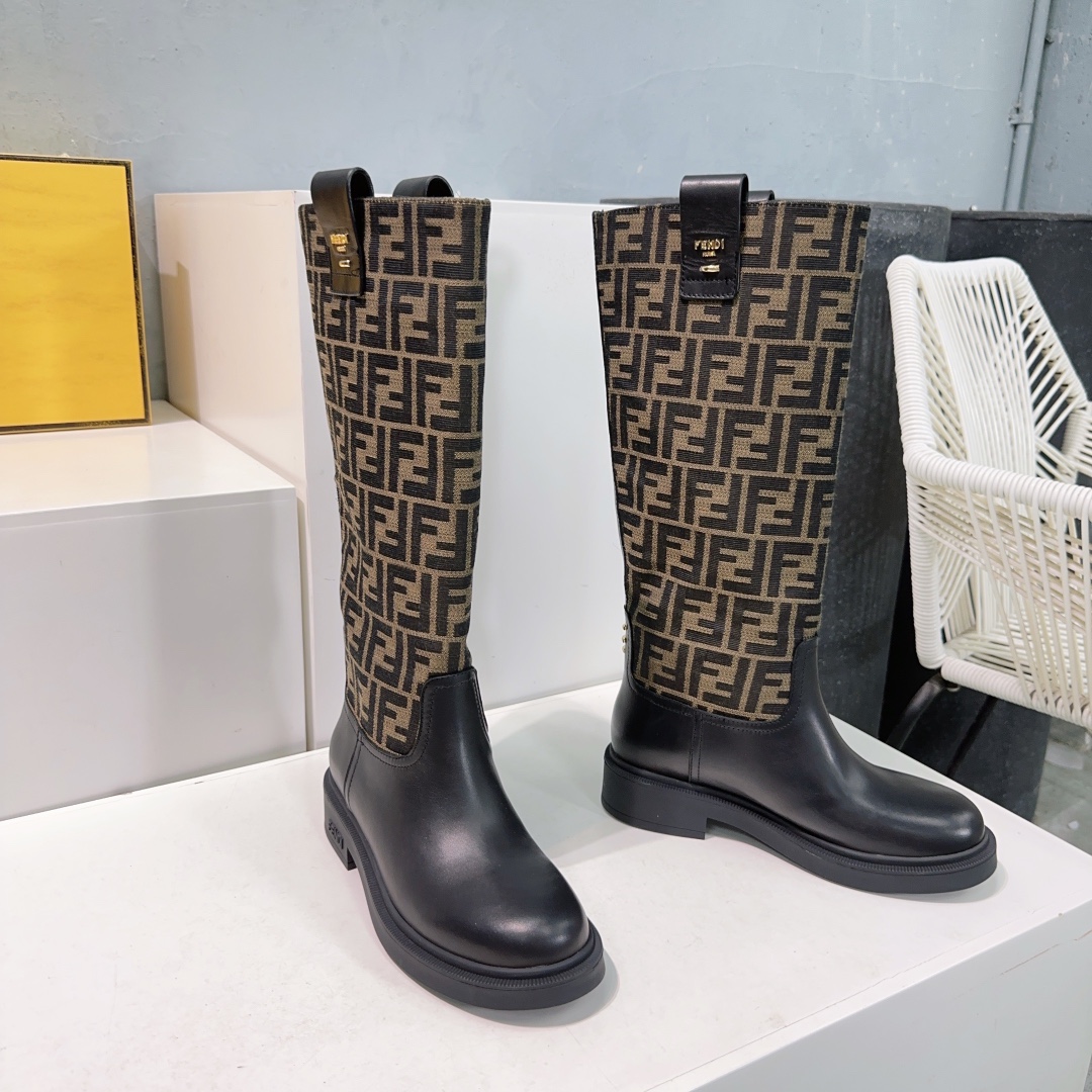 “Classic Old Fleece Boot Series: Freddy FENDI 25s – High-Quality Autumn/Winter Shoes”