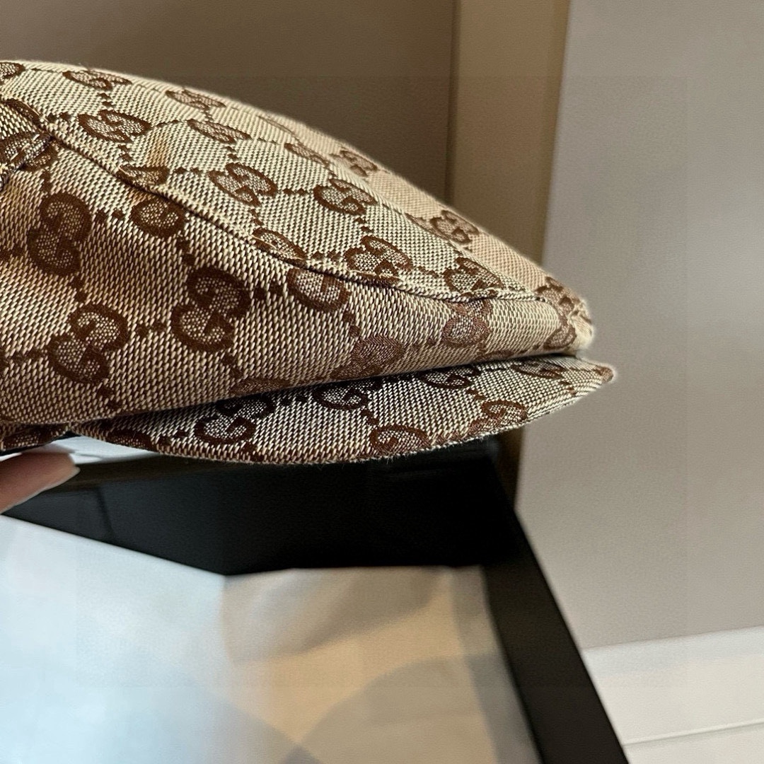 🆕

Gucci古奇前进帽，画家帽，经典老花，头围57cm