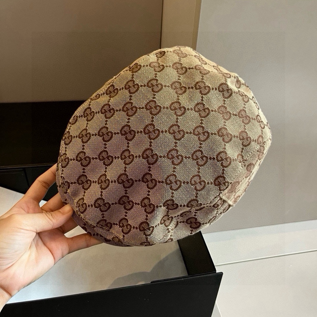 🆕

Gucci古奇前进帽，画家帽，经典老花，头围57cm