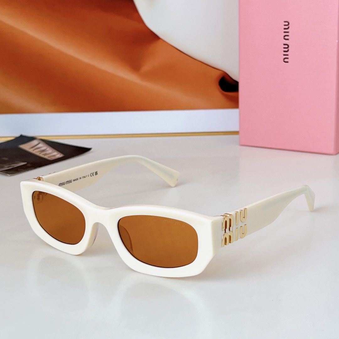  MIU MI* 
MODEL：MU04UV
SIZE：52口23-145 
🔝🔝