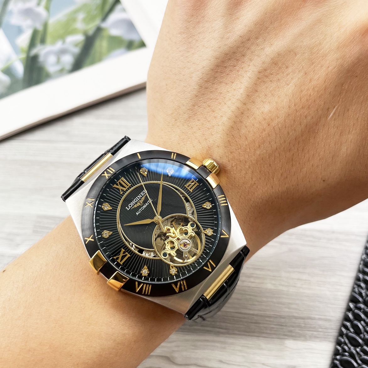 NO:340177,White and gold Longines boutique men's watches, noble and elegant, gentlemanly style, excellent quality, and hot-selling throughout the city. They use fully automatic mechanical movement, top-grade 316 stainless steel case, imported calfskin strap, super mineral mirror, diameter 42mm, longines, cowhide19860909白 金 浪琴 精品男士腕表 尊贵大气,绅士风范,卓越品质,热卖全城.采用全自动机械机芯,顶级316精钢表壳,进口小牛皮表带,矿物质超强镜面,直径42mm,,longines,cowhide,Watch