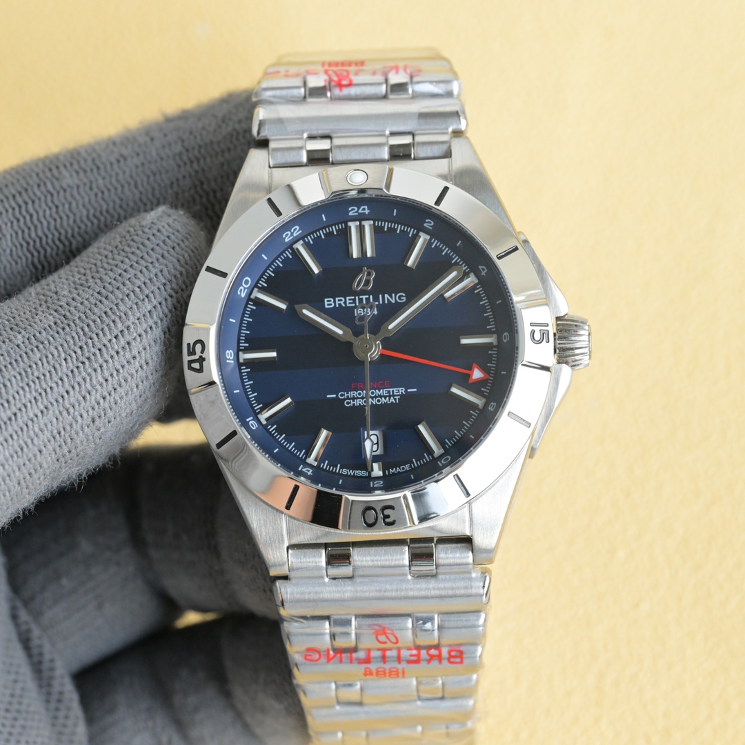 “Breitling Chronomat Automatic GMT 40: Stylish Dual Time Zone Watch with Steel Bracelet” - 图片 1