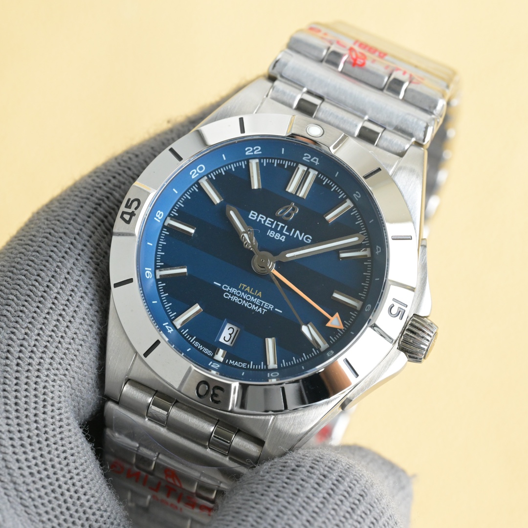 “Breitling Chronomat Automatic GMT 40: Stylish Dual Time Zone Watch with Steel Bracelet” - 图片 4