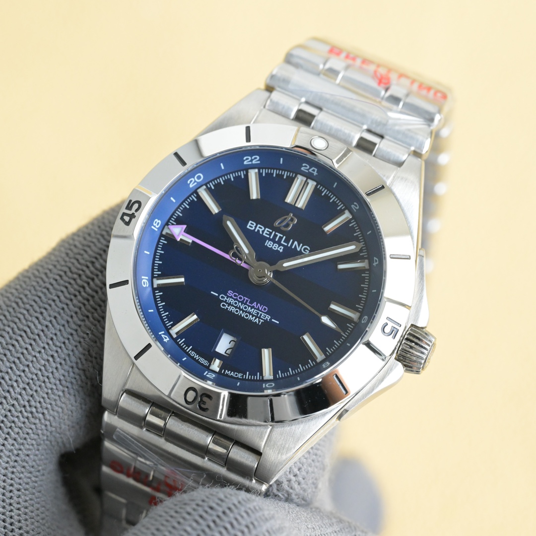 “Breitling Chronomat Automatic GMT 40: Stylish Dual Time Zone Watch with Steel Bracelet” - 图片 2