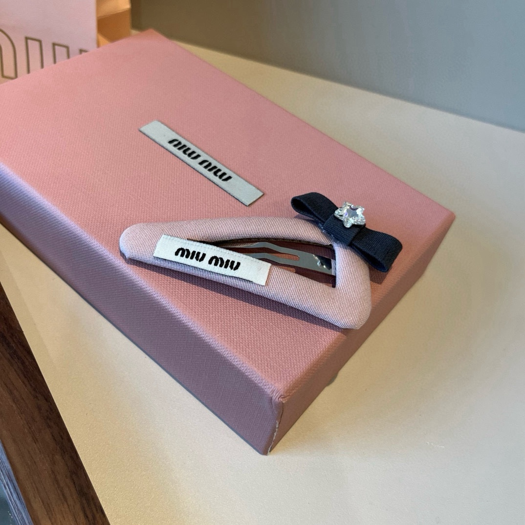🆕

miumiu缪缪新款发夹