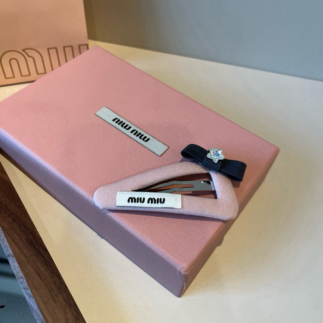🆕

miumiu缪缪新款发夹