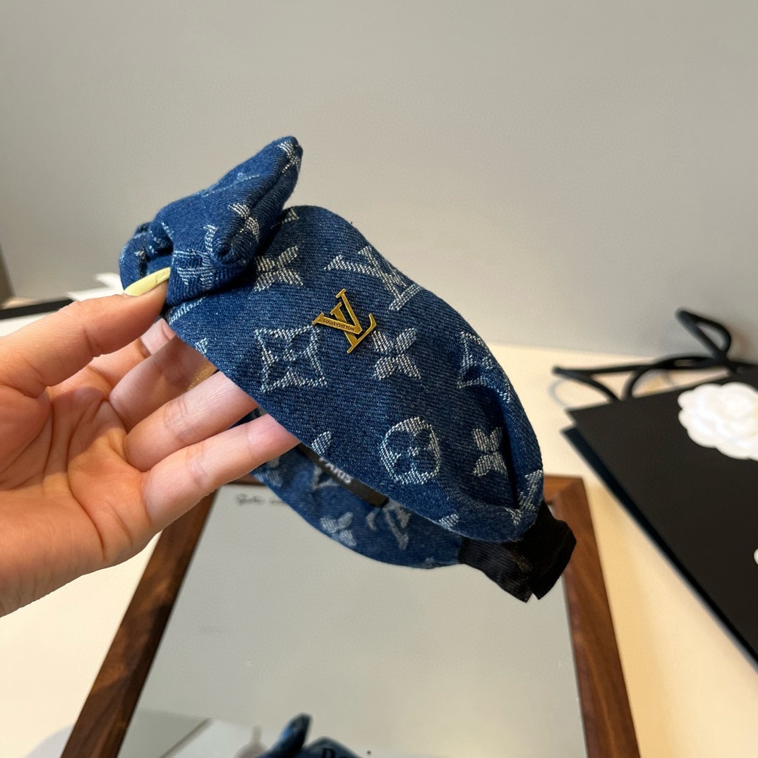 🆕

lv路易威登新款发箍