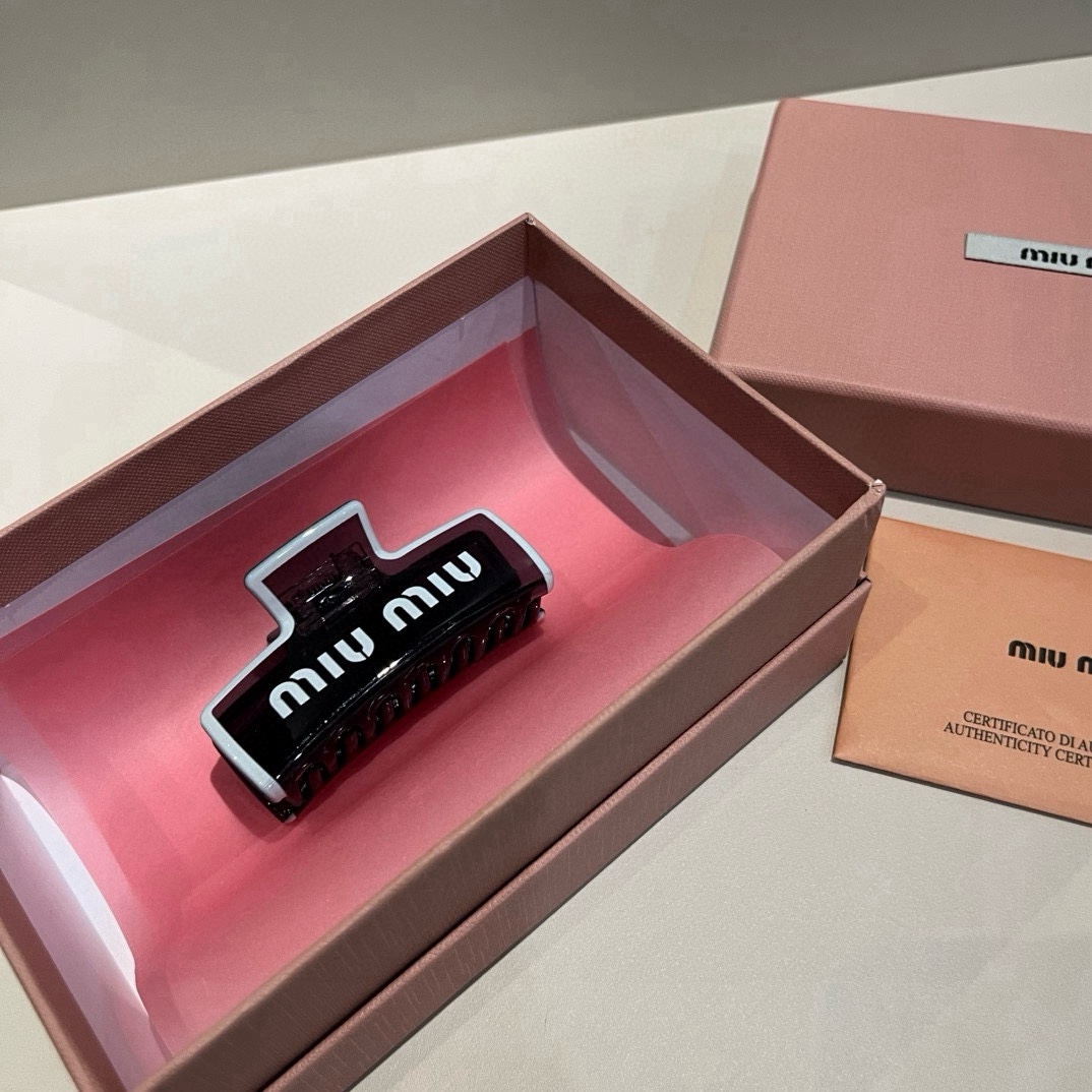 🆕

miumiu缪缪新款发夹