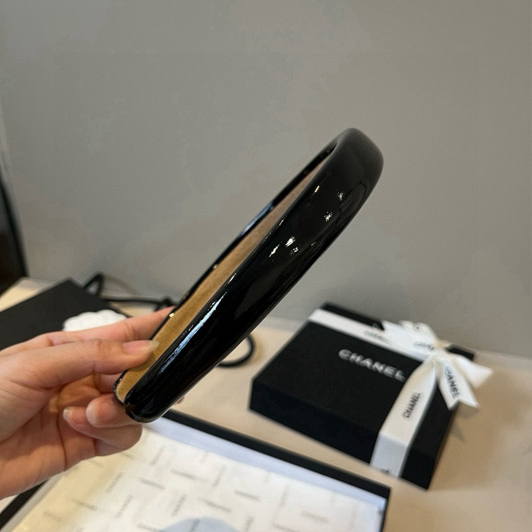 🆕

Celine赛琳新款发箍