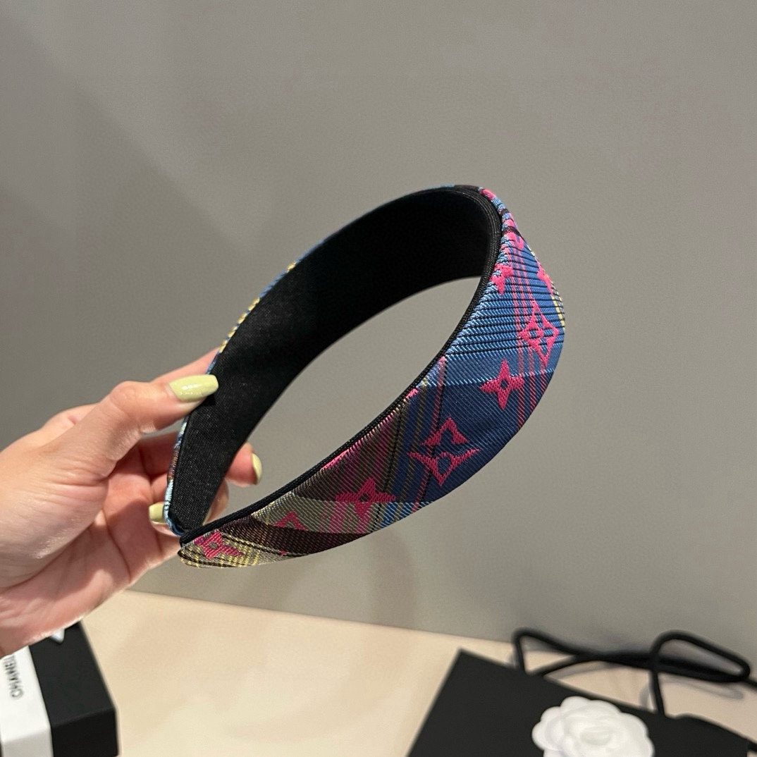🆕


lv路易威登新款发箍