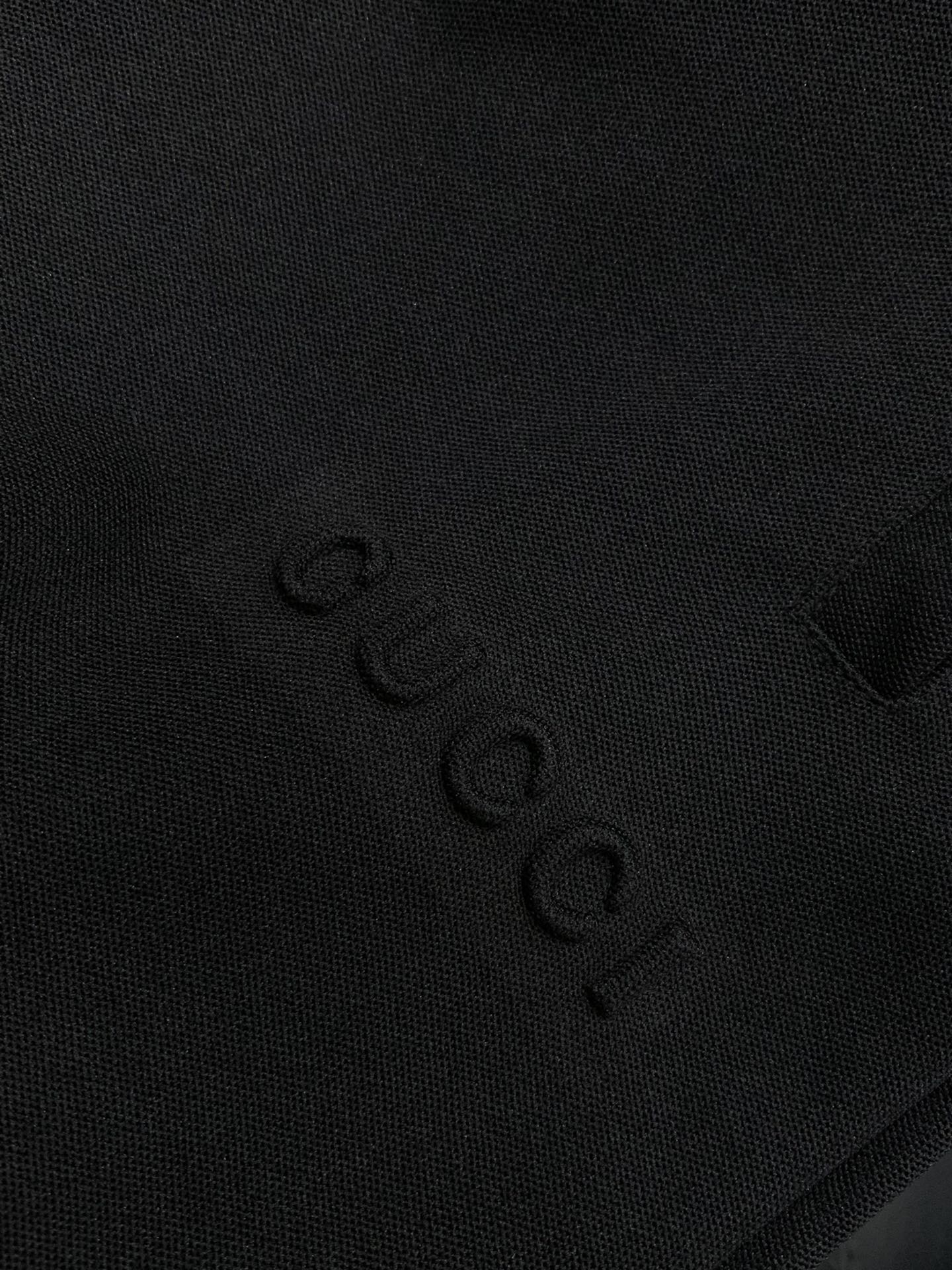 裤子Gucci 古驰，2025秋季最新款，专柜同步有售，原单狠货，时尚休闲套装，上身很有特点！吸睛而有亮