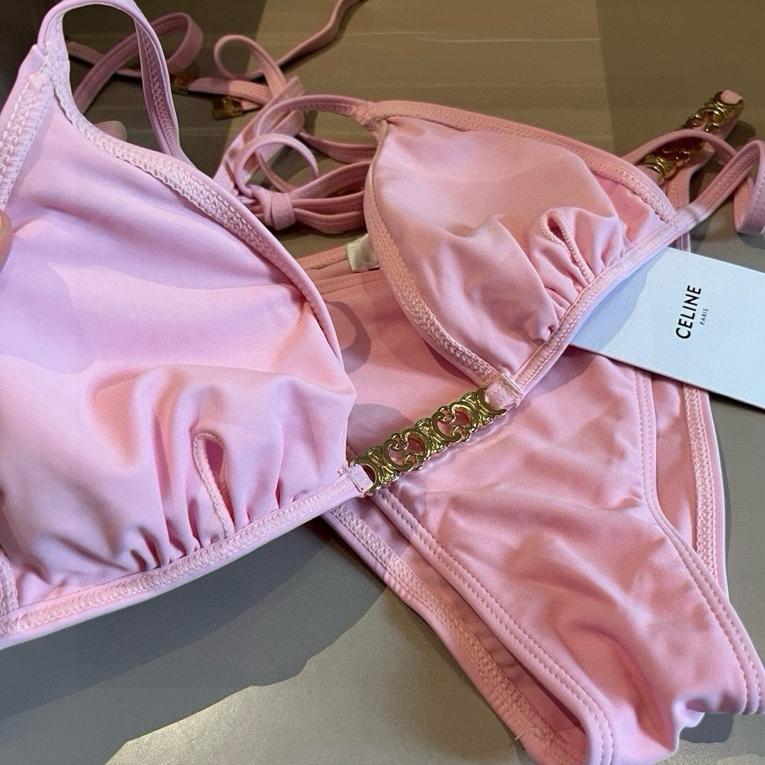 🆕

Celine赛琳新款比基尼， S M L XL。细节待更新