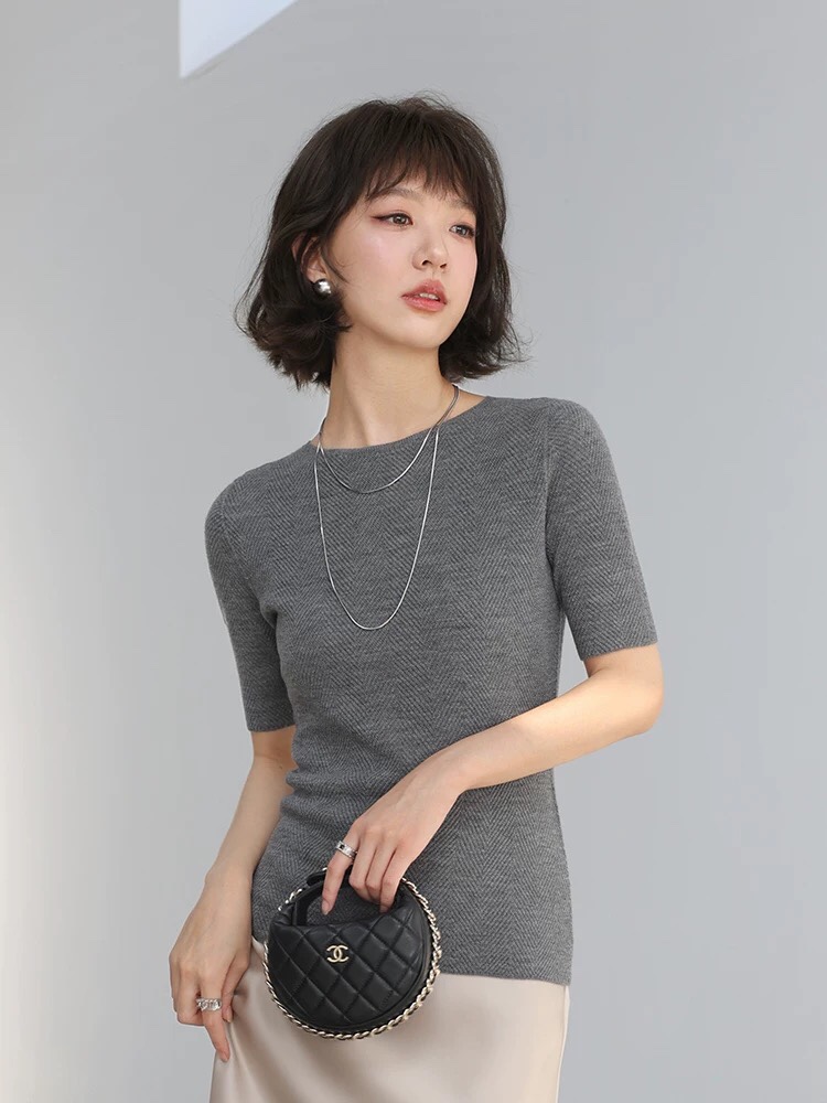 Elegant Merino Wool Top - Seamless Knit, Five-Sleeve Shirt for Women