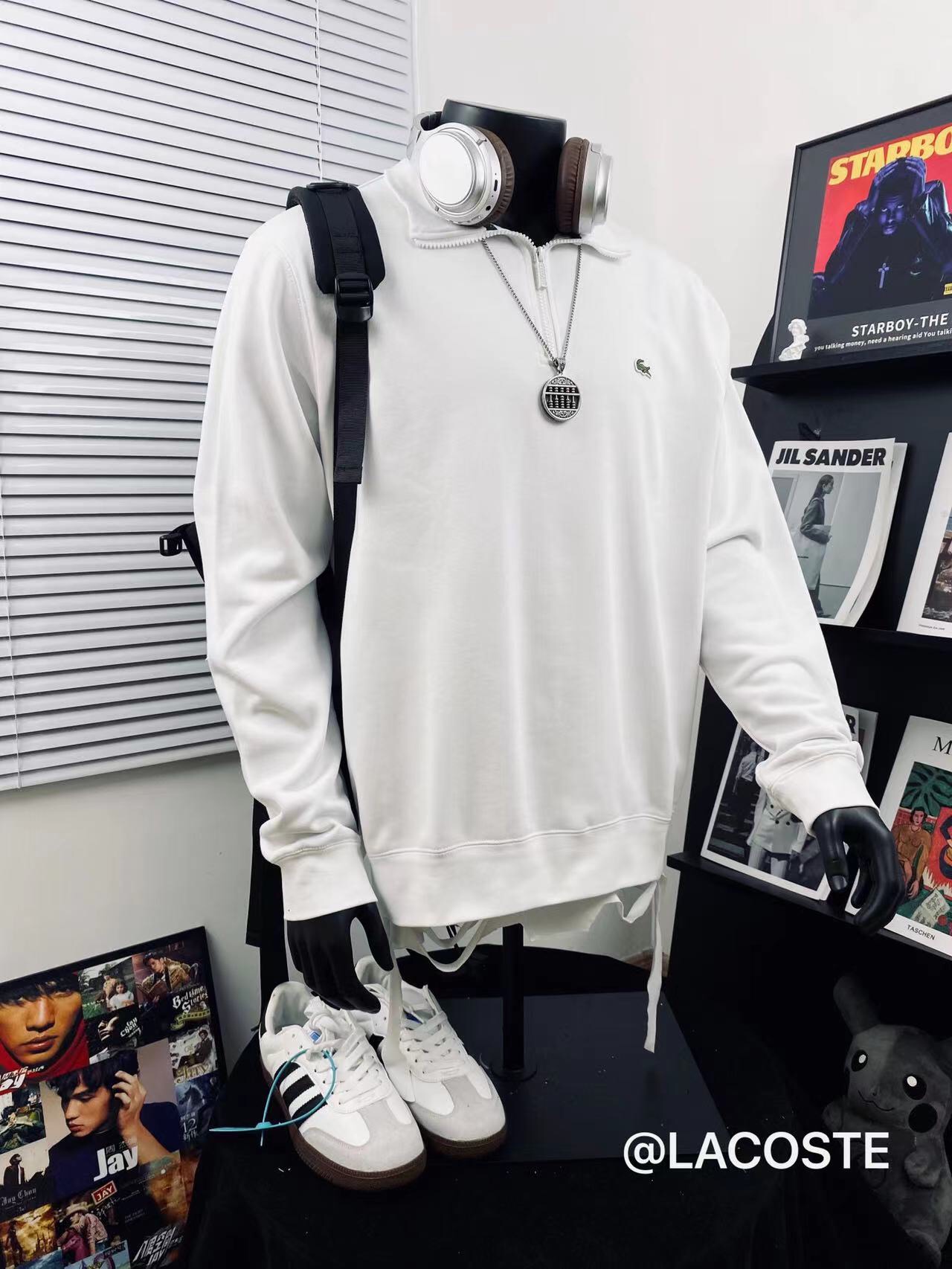 💰205
LACOSTE法国🇫🇷鳄鱼休闲舒适半拉链圆领毛圈卫衣🌻
顶级版本 快手 抖音 得物app热门📕 💥logo工艺使用全进口雕刻而成,刺绣立体饱满🌿🌿毛圈高克数重 专柜随意对比!💫超A超立体 区别市场低版本⚠️ 上身柔软舒适透气 做工精致 完美走线💞男女情侣款 上身舒适 实物更加好看 💥仙女🧚🏻♀️猛男💪🏽必备款哦 强烈推荐🌟
Color:黑 白 蓝 绿
Size :M L XL XXL
衣长 胸围 袖长
M 69 104 62
L 70 108 63
XL 71 114 64
XXL 72 120 65
(os版型 落肩袖设计 手工测量存在1~2cm误差)