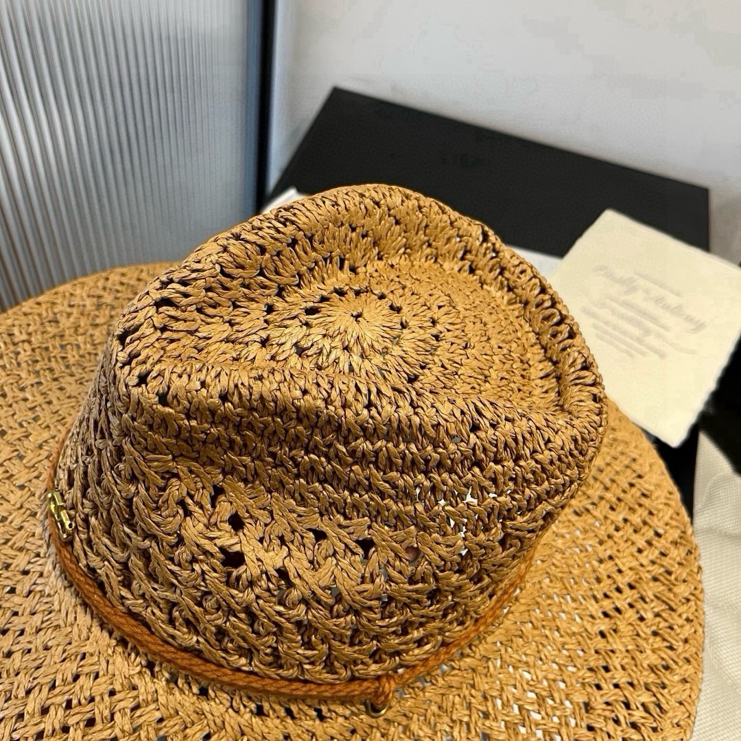 🆕

华伦天奴新款礼帽，咸草制作，头围57cm