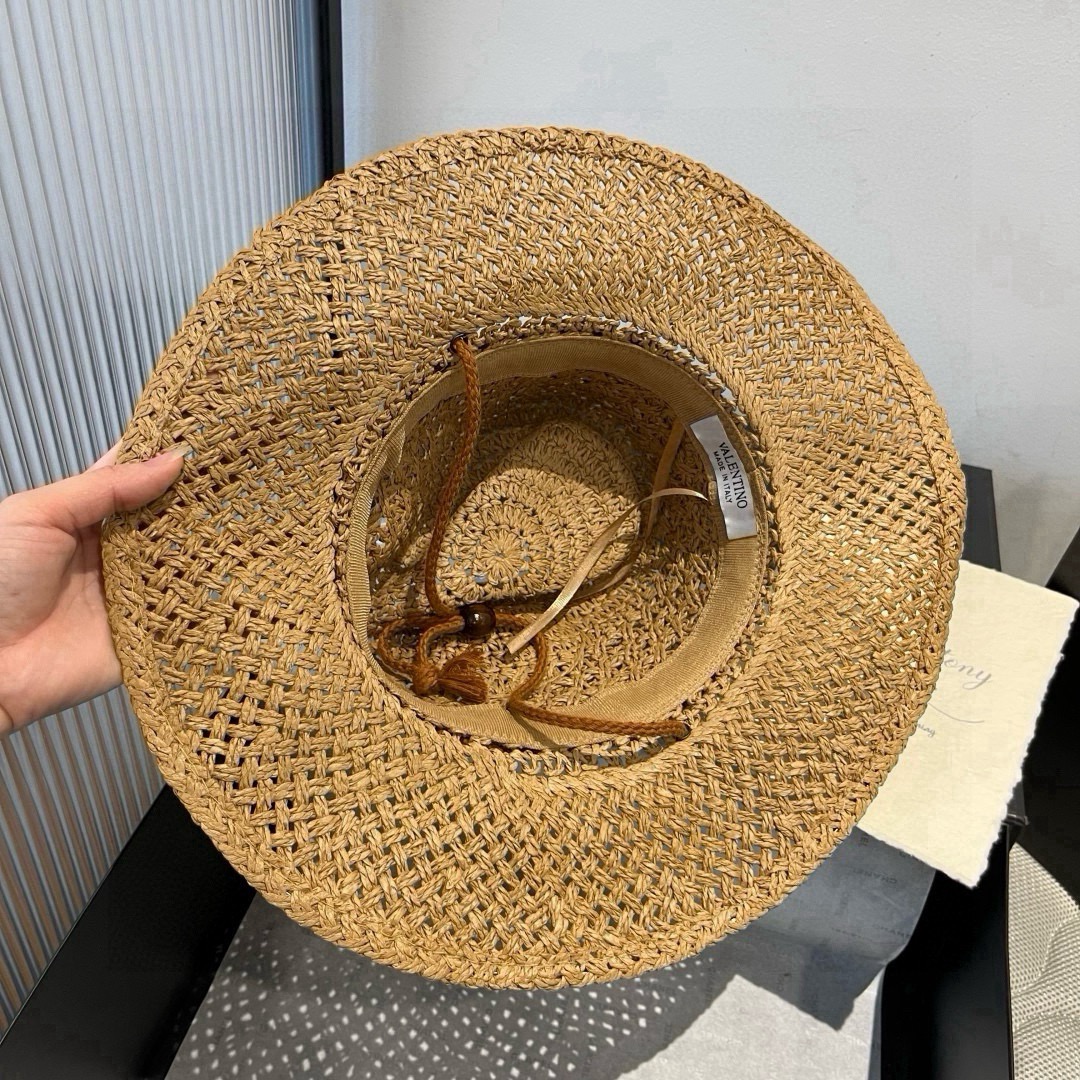 🆕

华伦天奴新款礼帽，咸草制作，头围57cm