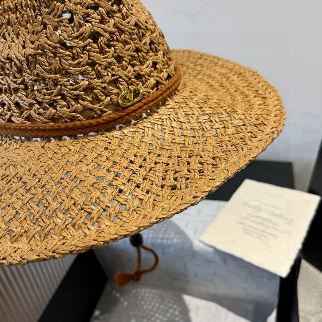 🆕

华伦天奴新款礼帽，咸草制作，头围57cm