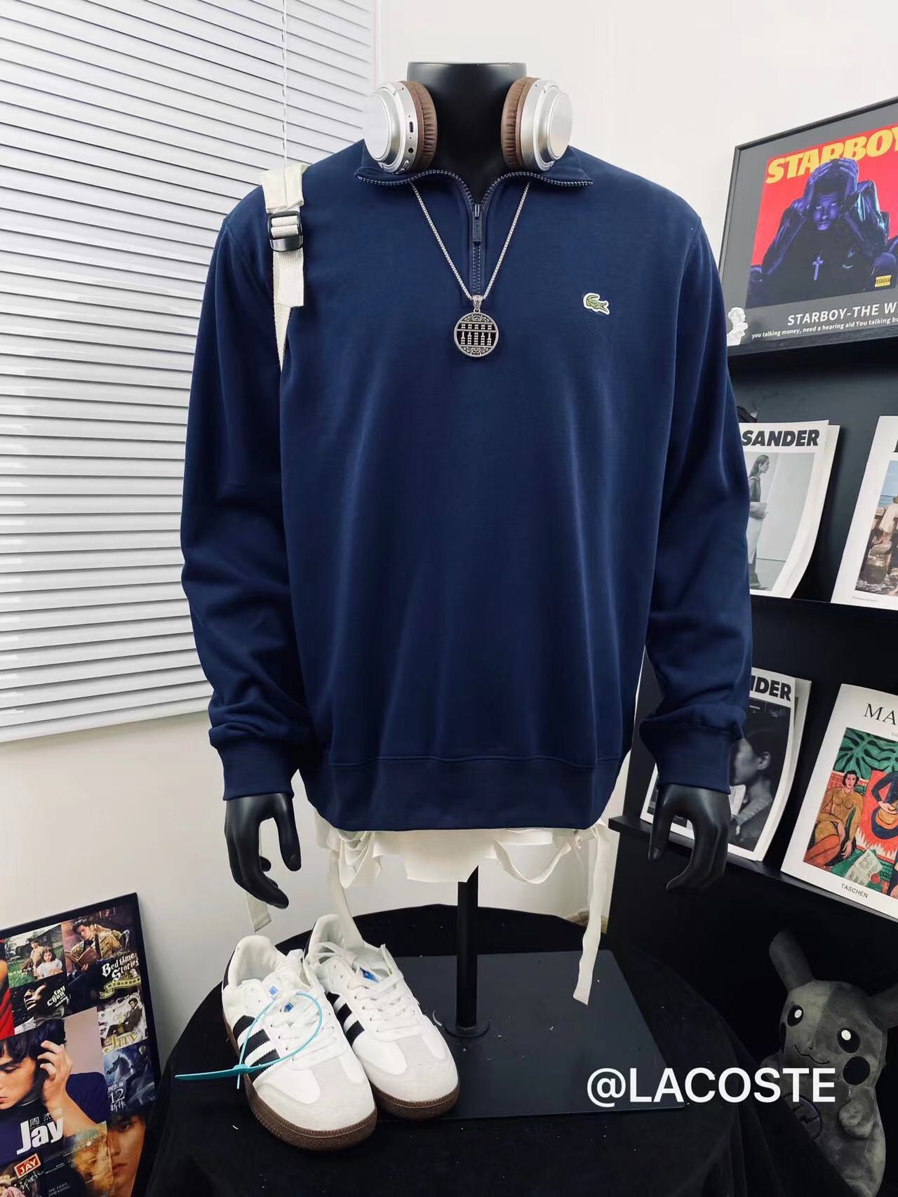 💰205
LACOSTE法国🇫🇷鳄鱼休闲舒适半拉链圆领毛圈卫衣🌻
顶级版本 快手 抖音 得物app热门📕 💥logo工艺使用全进口雕刻而成,刺绣立体饱满🌿🌿毛圈高克数重 专柜随意对比!💫超A超立体 区别市场低版本⚠️ 上身柔软舒适透气 做工精致 完美走线💞男女情侣款 上身舒适 实物更加好看 💥仙女🧚🏻♀️猛男💪🏽必备款哦 强烈推荐🌟
Color:黑 白 蓝 绿
Size :M L XL XXL
衣长 胸围 袖长
M 69 104 62
L 70 108 63
XL 71 114 64
XXL 72 120 65
(os版型 落肩袖设计 手工测量存在1~2cm误差)