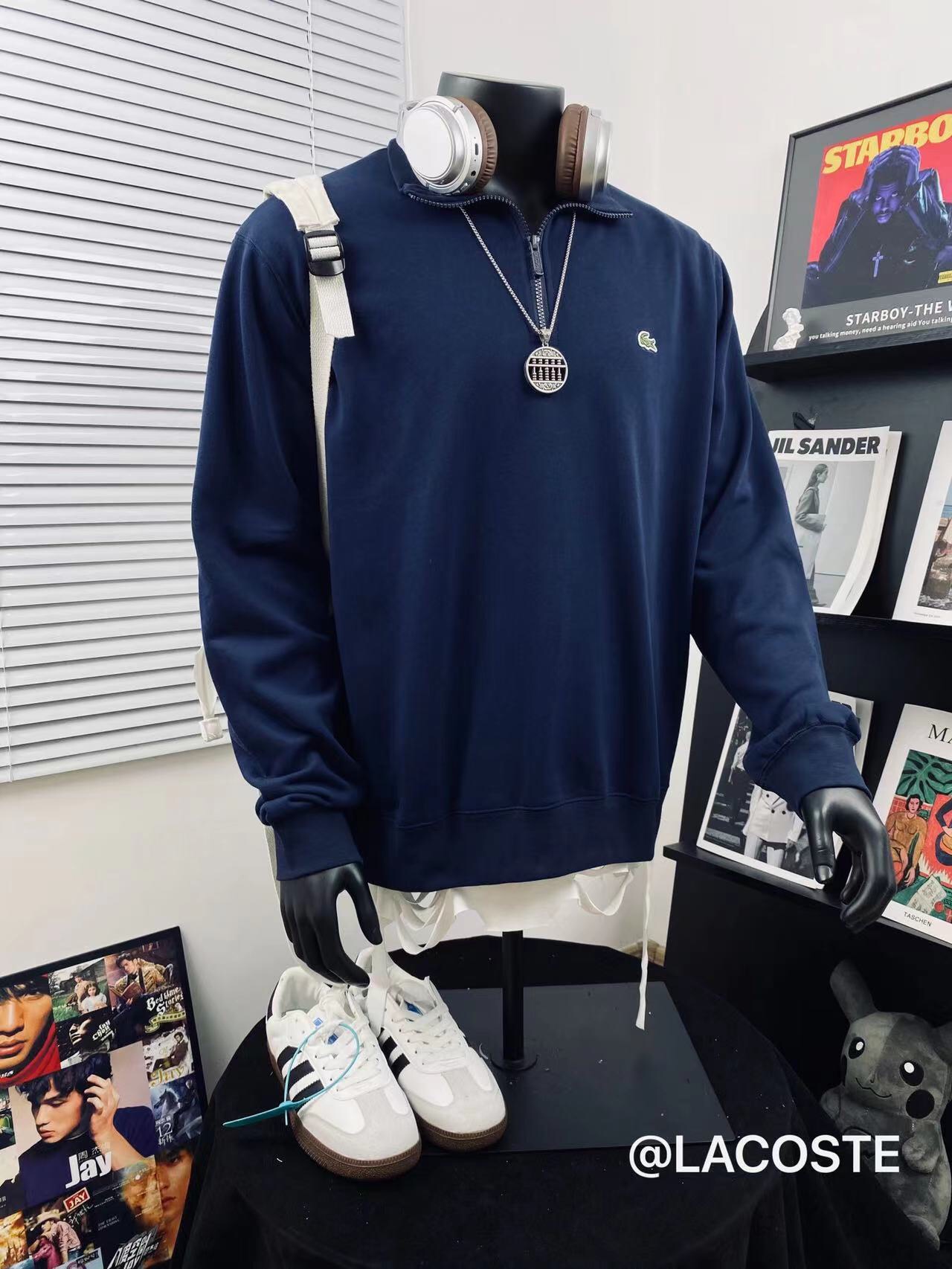 💰205
LACOSTE法国🇫🇷鳄鱼休闲舒适半拉链圆领毛圈卫衣🌻
顶级版本 快手 抖音 得物app热门📕 💥logo工艺使用全进口雕刻而成,刺绣立体饱满🌿🌿毛圈高克数重 专柜随意对比!💫超A超立体 区别市场低版本⚠️ 上身柔软舒适透气 做工精致 完美走线💞男女情侣款 上身舒适 实物更加好看 💥仙女🧚🏻♀️猛男💪🏽必备款哦 强烈推荐🌟
Color:黑 白 蓝 绿
Size :M L XL XXL
衣长 胸围 袖长
M 69 104 62
L 70 108 63
XL 71 114 64
XXL 72 120 65
(os版型 落肩袖设计 手工测量存在1~2cm误差)