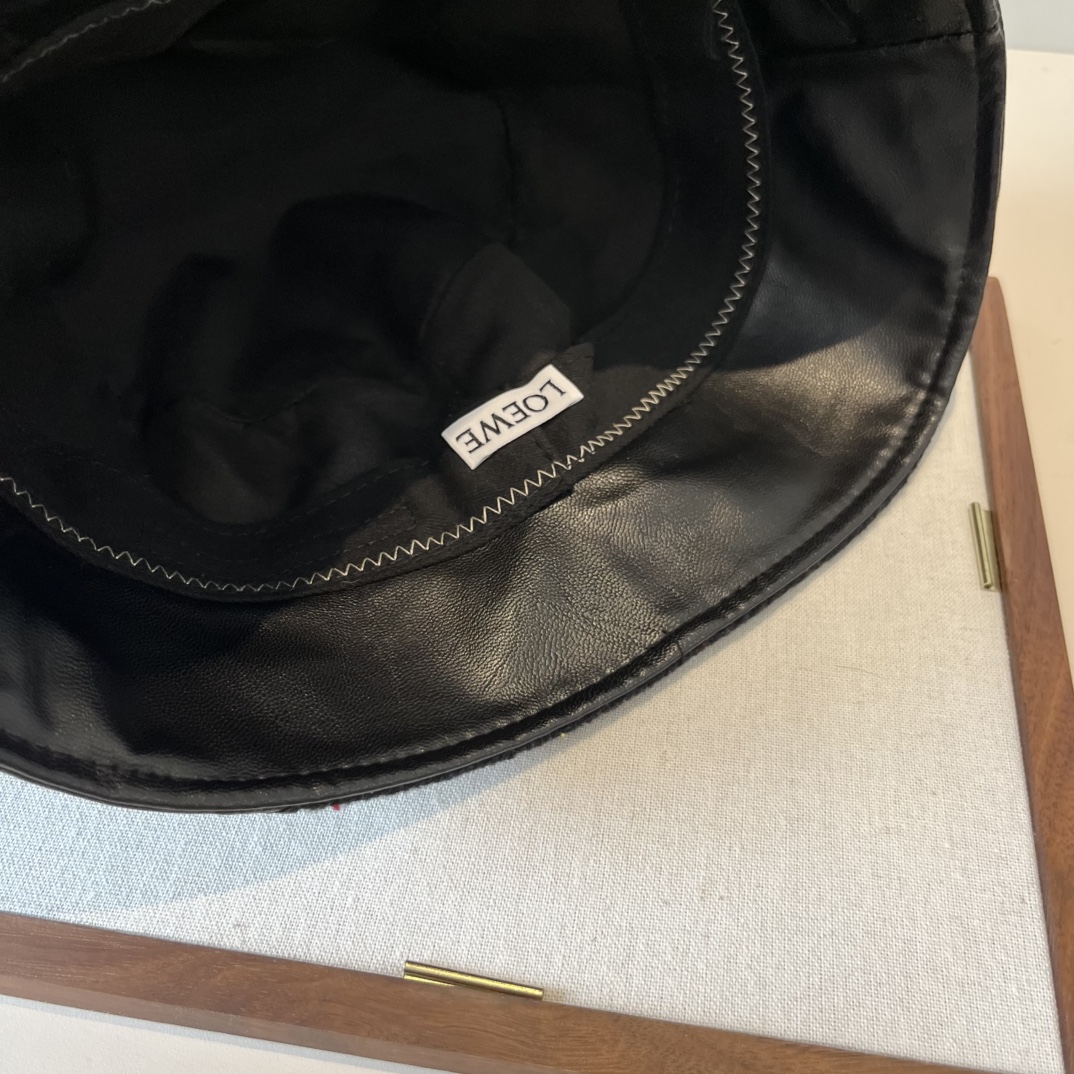 🆕

罗意威新款渔夫帽, 头围57cm