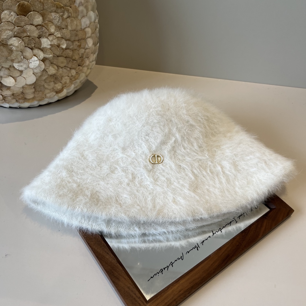 🆕

Dior迪奥新款渔夫帽, 头围57cm