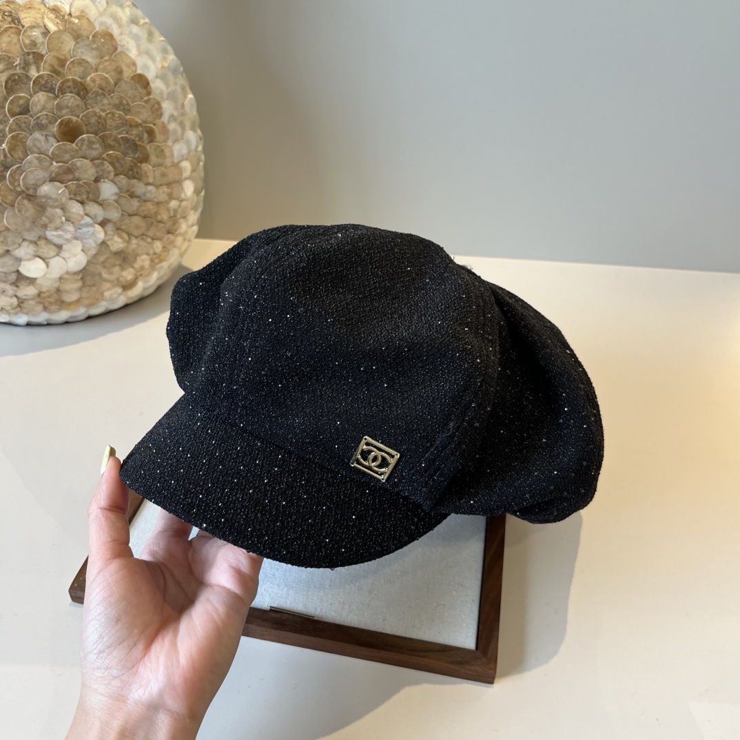 🆕

香奈儿秋款画家鸭舌帽，后松紧带调节，适合任何脸型