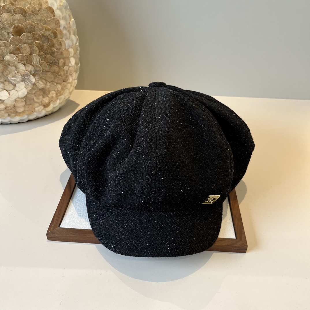 🆕

香奈儿秋款画家鸭舌帽，后松紧带调节，适合任何脸型