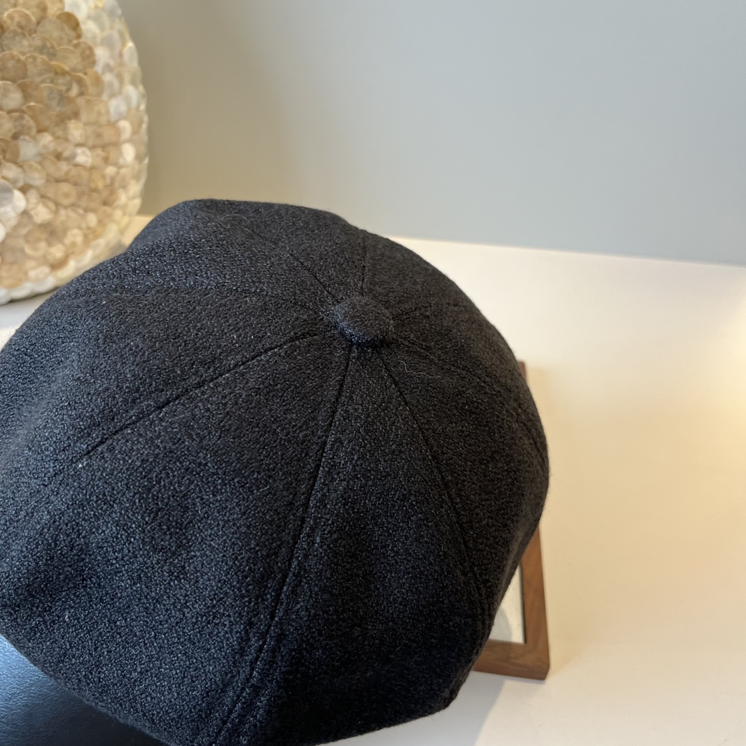 🆕

Dior迪奥秋款画家鸭舌帽，后松紧带调节