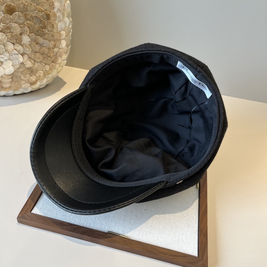 🆕

Dior迪奥秋款画家鸭舌帽，后松紧带调节