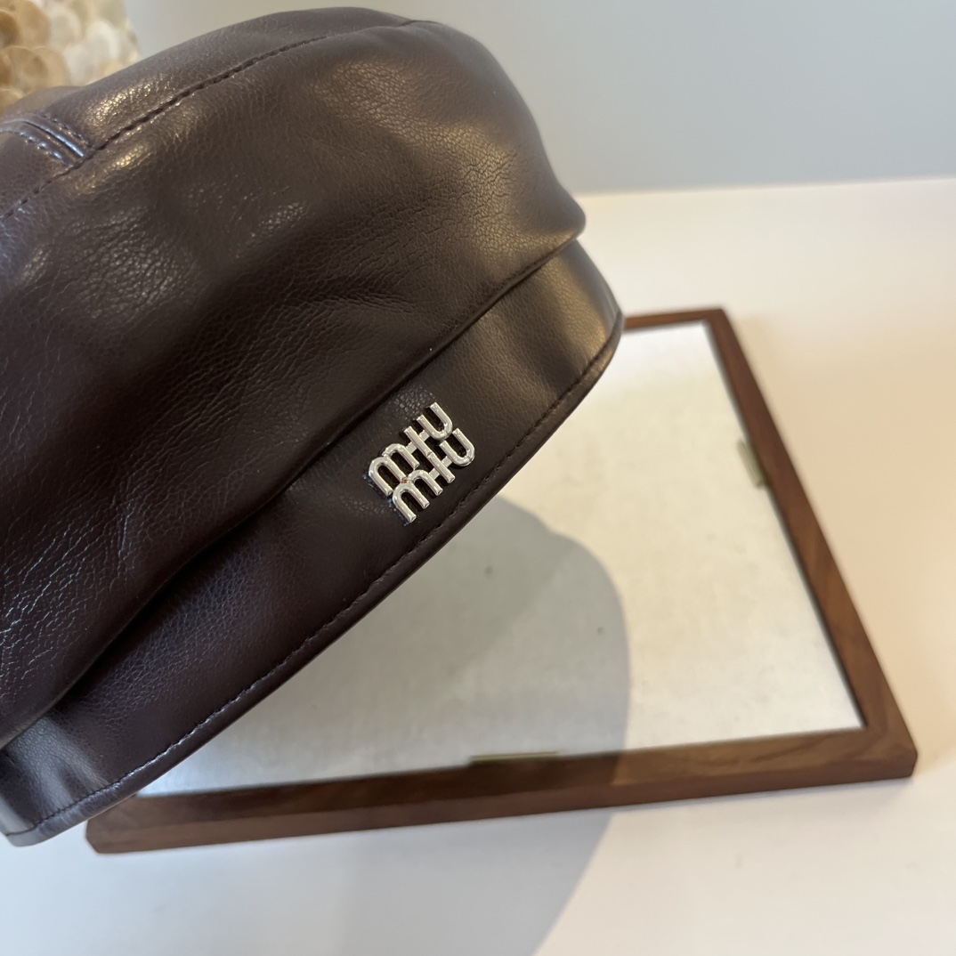 🆕

miumiu缪缪新款贝雷帽 头围57cm