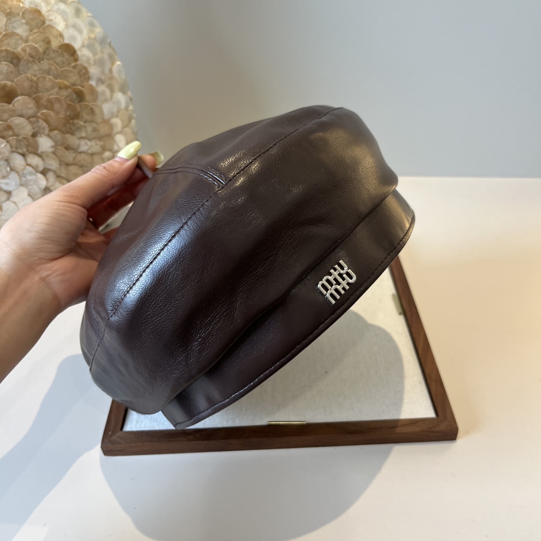 🆕

miumiu缪缪新款贝雷帽 头围57cm