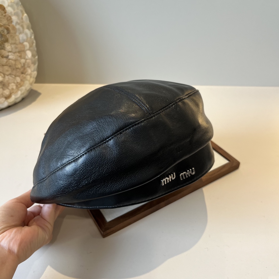 🆕

miumiu缪缪新款贝雷帽 头围57cm