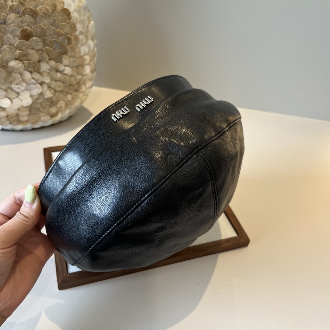 🆕

miumiu缪缪新款贝雷帽 头围57cm